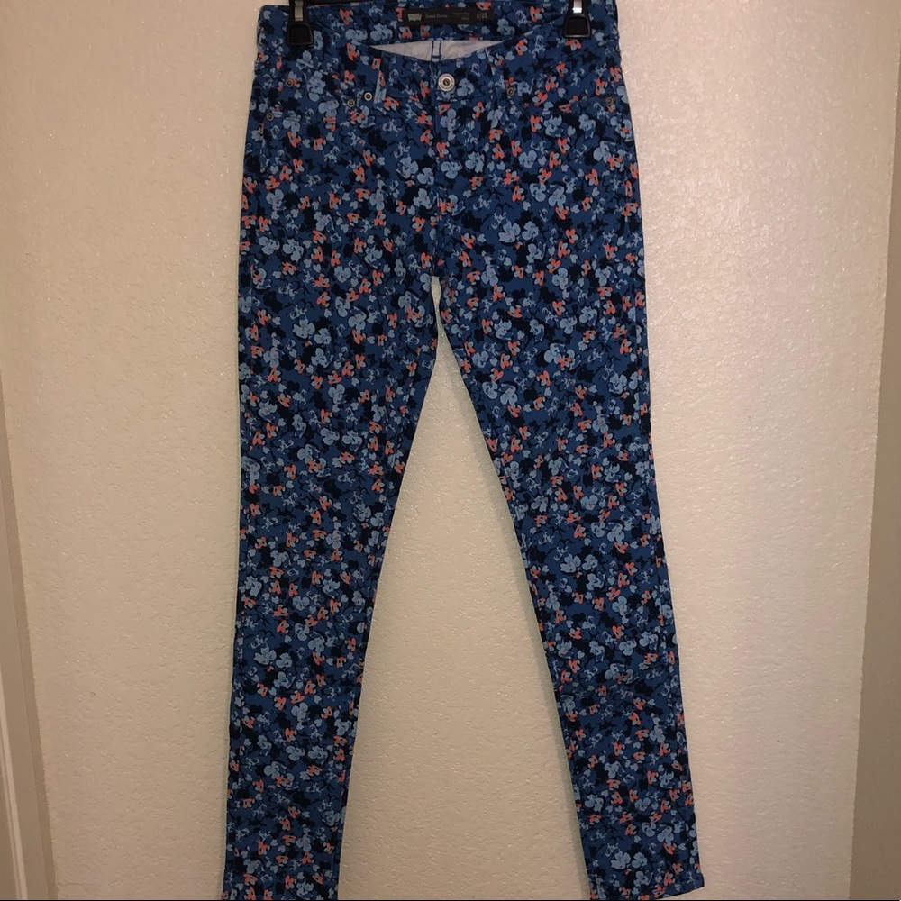 Levi’s- Jeans